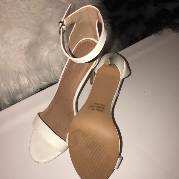 Cute white heels - Picture 1 of 3
